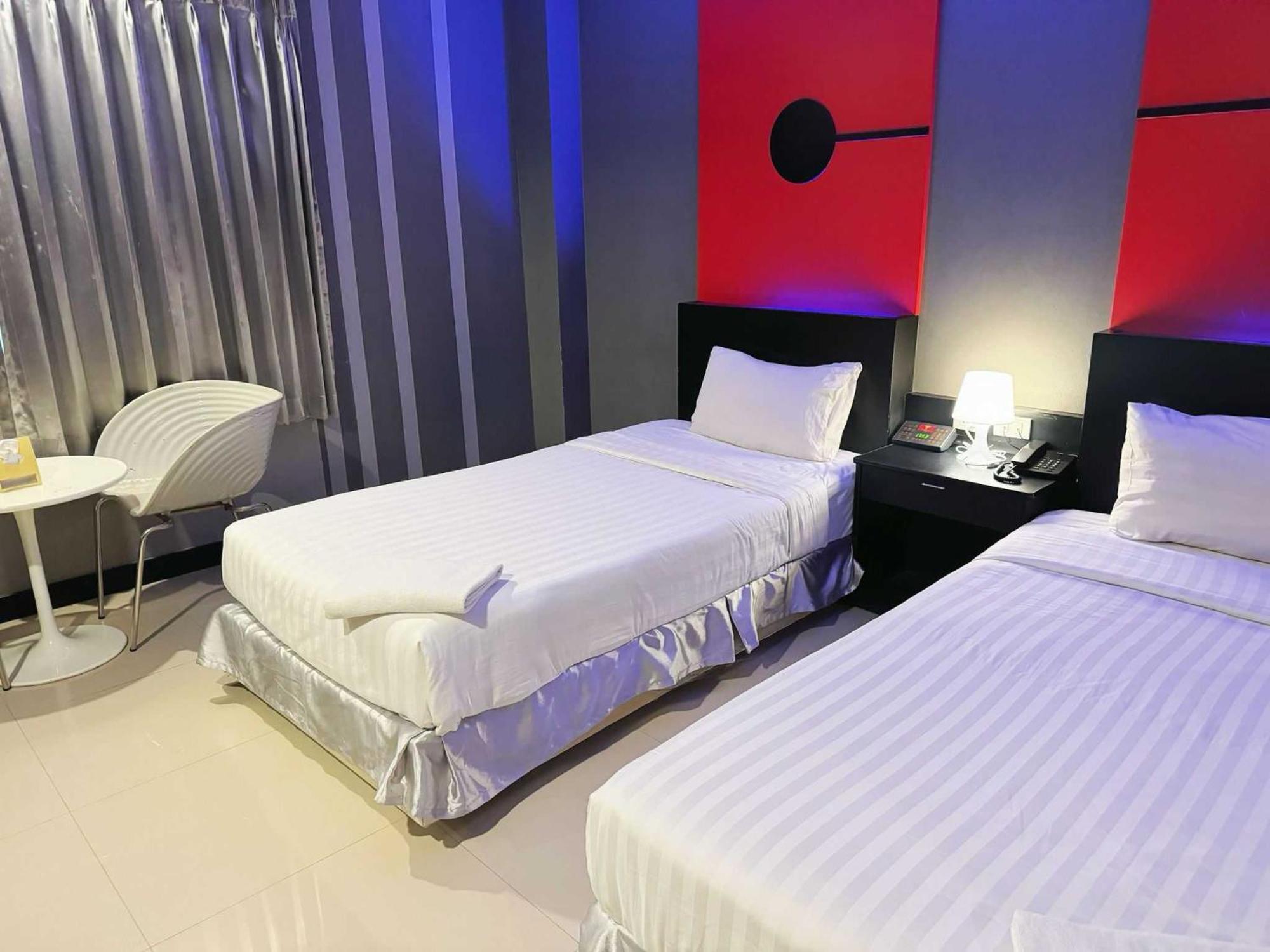 Capital O 75514 Vasidtee City Hotel Suphan Buri Eksteriør bilde
