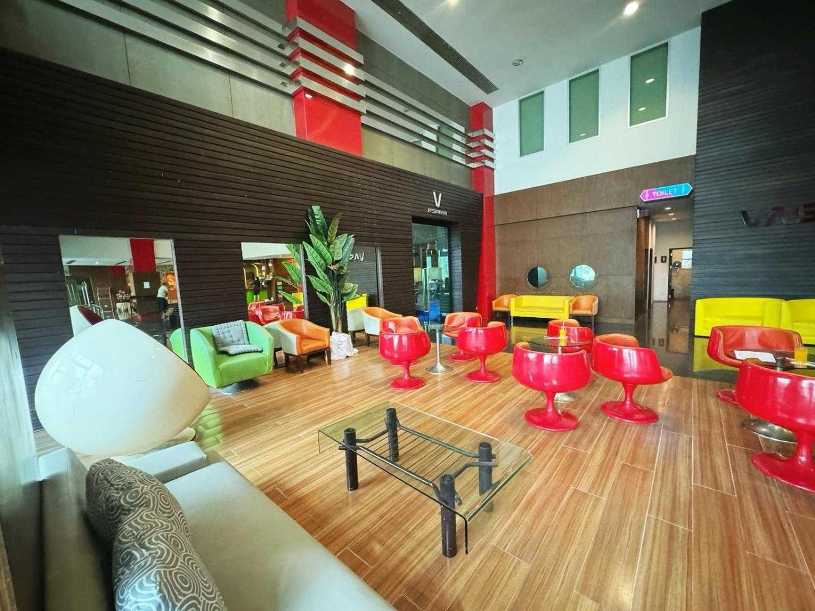 Capital O 75514 Vasidtee City Hotel Suphan Buri Eksteriør bilde