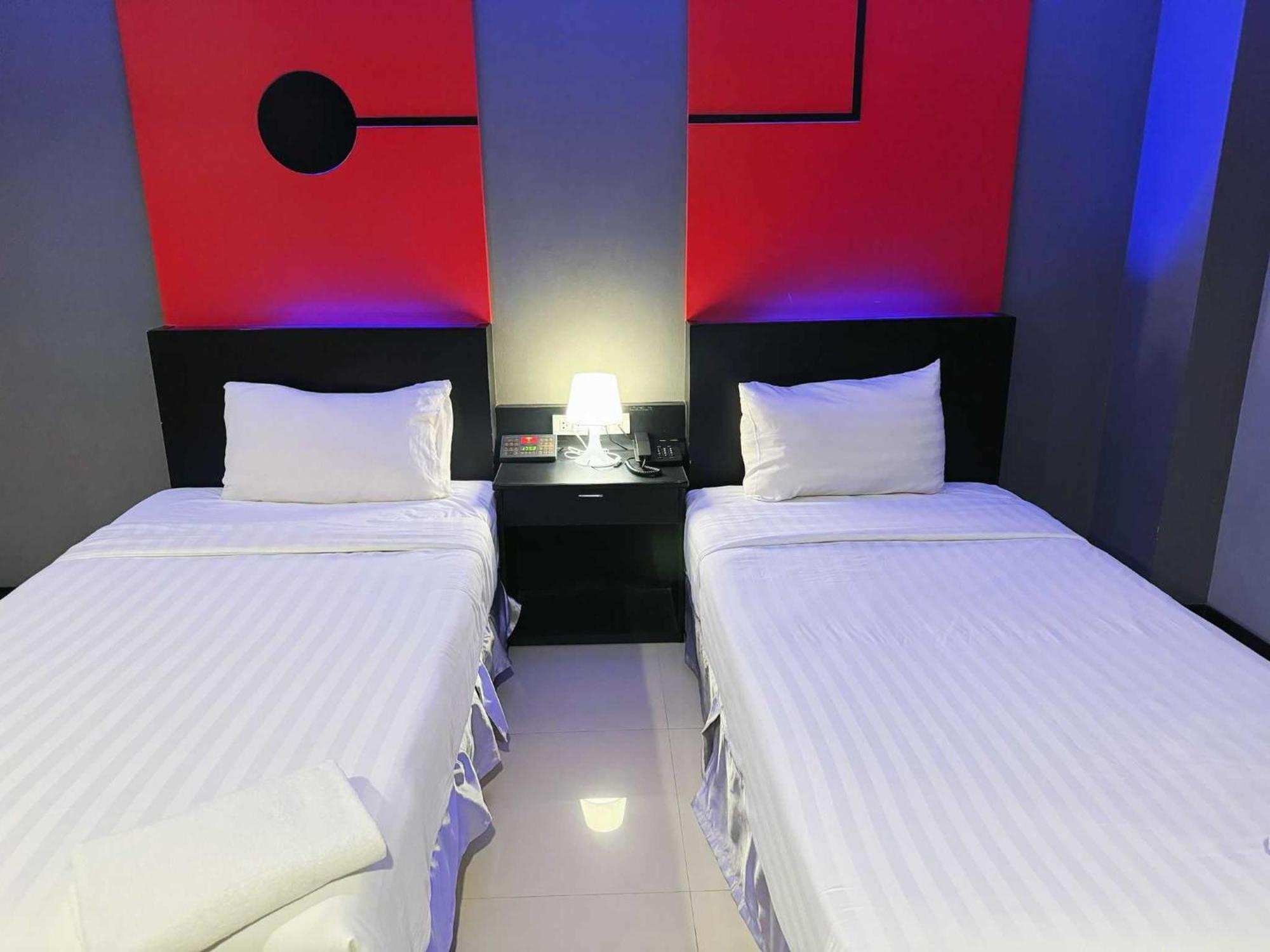 Capital O 75514 Vasidtee City Hotel Suphan Buri Eksteriør bilde