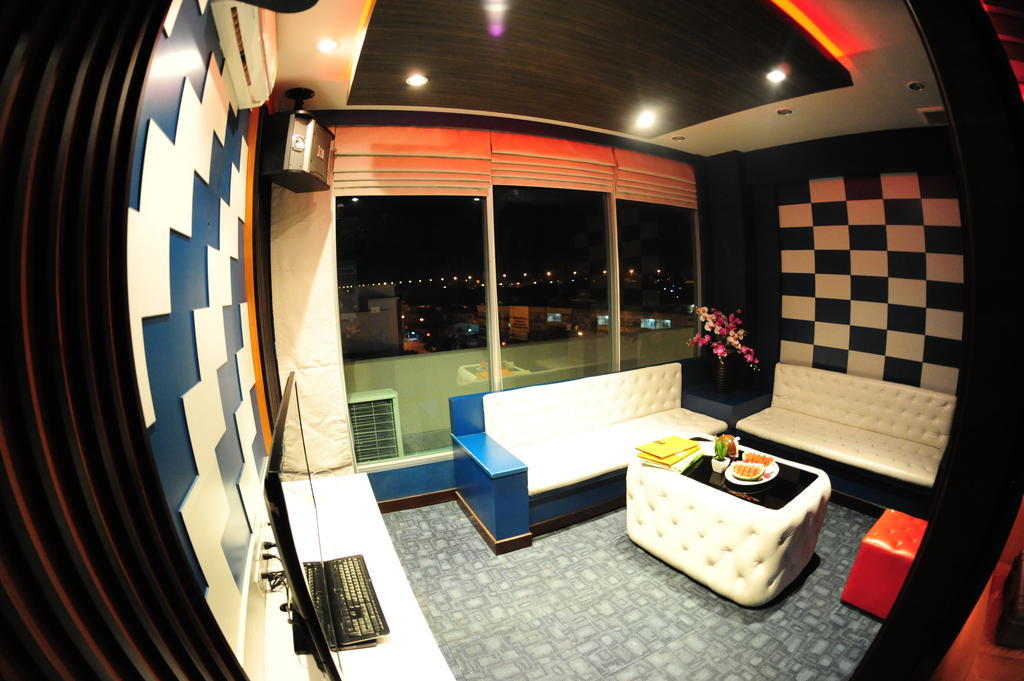 Capital O 75514 Vasidtee City Hotel Suphan Buri Eksteriør bilde